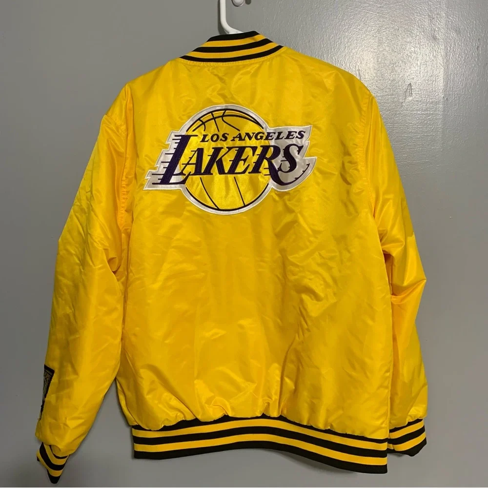 NBA Ultra Game Los‎ Angeles Lakers Logo Stitched Yellow Jacket Size Large L
